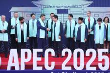 Esta fotografía distribuida por APEC 2025 COREA vía Yonhap, tomada y publicada el 1 de noviembre de 2025.