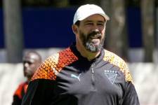 Pablo Sánchez, estratega de LDUQ elegido como el mejor DT del 2024.