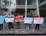 Quito, 5 de julio 2024. En las afueras del edificio de la Unidad de la Niñez y Familia en Quito.