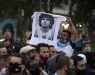 Foto de archivo del 26 de noviembre 2020, en Buenos Aires, cuando el pueblo argentino despidió a Diego Armando Maradona en la Plaza de Mayo.
