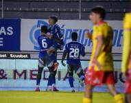 Emelec celebrando su triunfo.