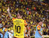 Díaz celebrando su gol ante LDU. (API)