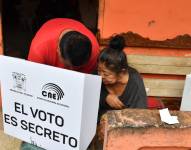 Montecristi, 11 de abril del 2025. El Concejo Nacional Electoral lleva a cabo el Voto en Casa de la segunda vuelta para las Elecciones Presidenciales.