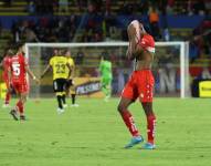 Jugador de El Nacional lamenta la derrota de su equipo ante Barcelona SC por la jornada 24 de la LigaPro