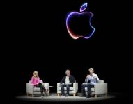 Craig Federighi, John Giannandrea, Justine Ezarik.