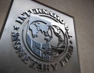 Fototografía del logotipo del Fondo Monetario Internacional (FMI), en la sede, en Washington.