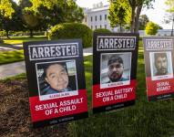 Carteles de arresto en el Césped Norte de la Casa Blanca, en Washington, DC, EE.UU. EFE/SHAWN THEW