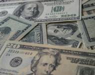 Imagen de billetes de dólar.