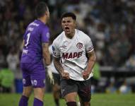 Dylan Aquino, joven talento de Lanús.