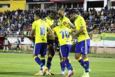 Jugadores de Gualaceo SC celebrando un gol.