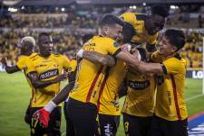 Barcelona SC celebra un gol