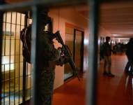 Los militares resguardan las prisiones de Ecuador desde enero de 2024.