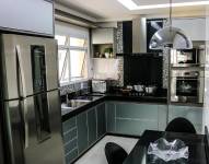 Refrigeradora con filtro de agua.