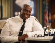 Imagen del actor Andre Braugher, interpretando a su personaje de Brooklyn Nine-Nine.