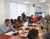 Los asambleístas de la Comisión de Participación realizan sus cuestionamientos respecto al Acuerdo con el Fondo Monetario Internacional.