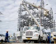 Mantenimiento en una subestación eléctrica.