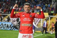 Carlos Garcés, delantero ecuatoriano.
