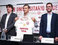 Fabián Bustos en su presentación como nuevo entrenador del Universitario de Perú