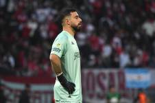 Hernán Galíndez en un partido con Huracán por la Copa Sudamericana