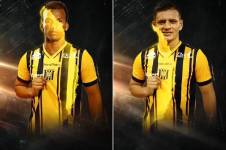 Darío Aimar y Carlos Garcés posan con la camisetaa del The Strongest de Bolivia