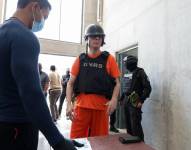 Imagen de Jorge Glas, exvicepresidente de Ecuador, siendo trasladado a la cárcel La Roca