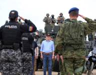 Lasso, a policías y militares en Durán: si tienen que usar sus armas, ¡háganlo!