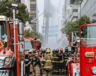Imagen de bomberos celebrando sus 190 años en la 9 de Octubre.
