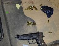 Las evidencias localizadas por los militares en un vehículo.