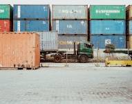 Contenedores en el puerto.