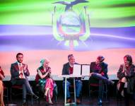 El presidente Guillermo Lasso (segundo desde la derecha) junto a otras autoridades del Gobierno.