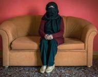 La jueza Sana en su casa temporal en Grecia. Ella dice que nunca dejará de luchar por los derechos de las mujeres en Afganistán.