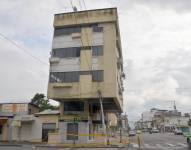 El edificio está ubicado en las calles Buenavista y Pichincha, en Machala, El Oro.