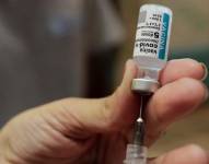 Dosis de una vacuna de COVID-19
