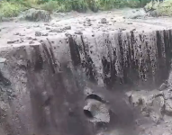 Imagen de un aluvión en el río Bazán en Guamote.
