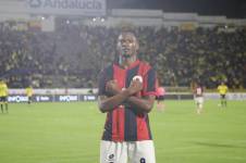 Frikson Borja es opción de llegar al Deportivo Quito.