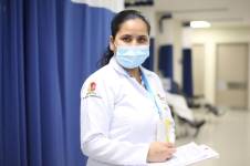 Imagen referencial para graficar a personal médico ecuatoriano.