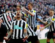 Jugadores del Newcastle celebrando la goleada.