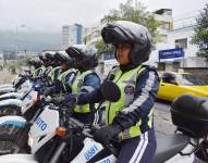 Agentes civiles de tránsito Quito.