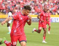 Byron Palacios celebra su gol con El Nacional