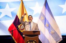 Imagen de Aquiles Álvarez, alcalde de Guayaquil, en la sesión solemne por los 205 años de Independencia de Guayaquil.