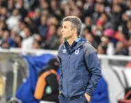 Igor Oca dirigiendo un partido con Universidad Católica