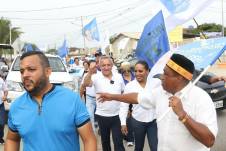 Patricio Carrillo durante los recorridos de campaña política por el movimiento Construye.