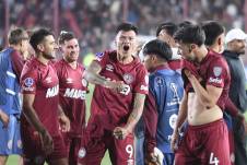 Jugadores de Lanús celebran este jueves al finalizar el partido de semifinales de la Copa Sudamericana frente a la U de Chile.