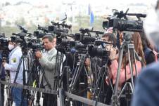 Los interesados deberán ingresar a la página web institucional para completar el formulario de registro.