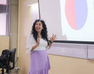 Eva María Vera durante una clase.