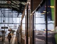Imagen de Archivo del andén en la estación de tren de París-Lyon en París - Francia.