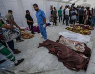 Cadáveres en el hospital Al Shifa después de un ataque aéreo en la ciudad de Gaza