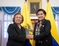 Rosa Villavicencio, canciller de Colombia, y Gabriela Sommerfeld, canciller de Ecuador.