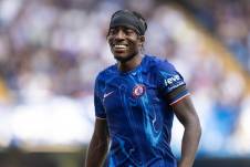 Noni Madueke, extremo inglés.