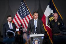 Beau Mason, comisionado del Departamento de Seguridad Pública de Utah, habla durante una conferencia de prensa tras el tiroteo de Charlie Kirk.